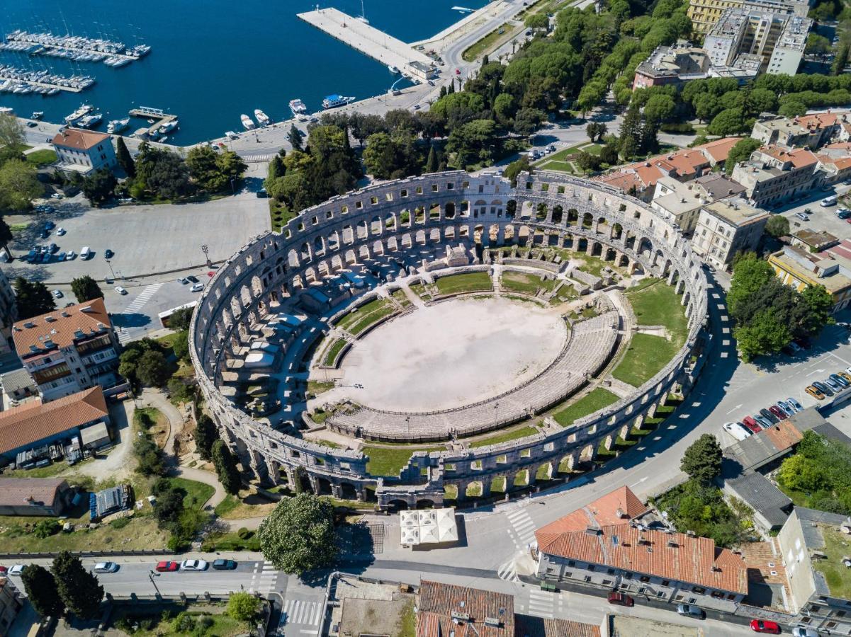 Quirky Apartment Arena With Parking Pula Exterior foto